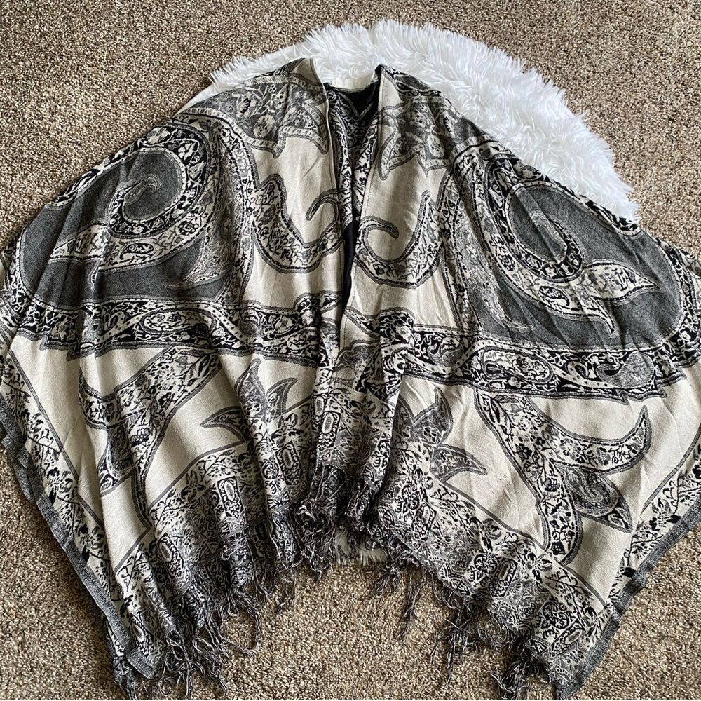 Abercrombie & Fitch Kamono Shaw Fringe Bottom Boho One Size Black Tan